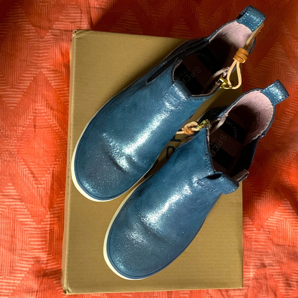 Sperry mid bootie